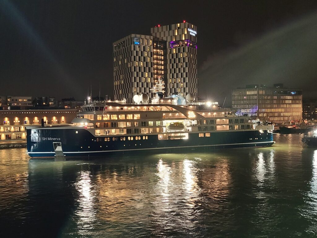 A new 5-star ship for Cultural Expedition Cruises set sail for Argentina – Helsinki Shipyard delivered SH Minerva